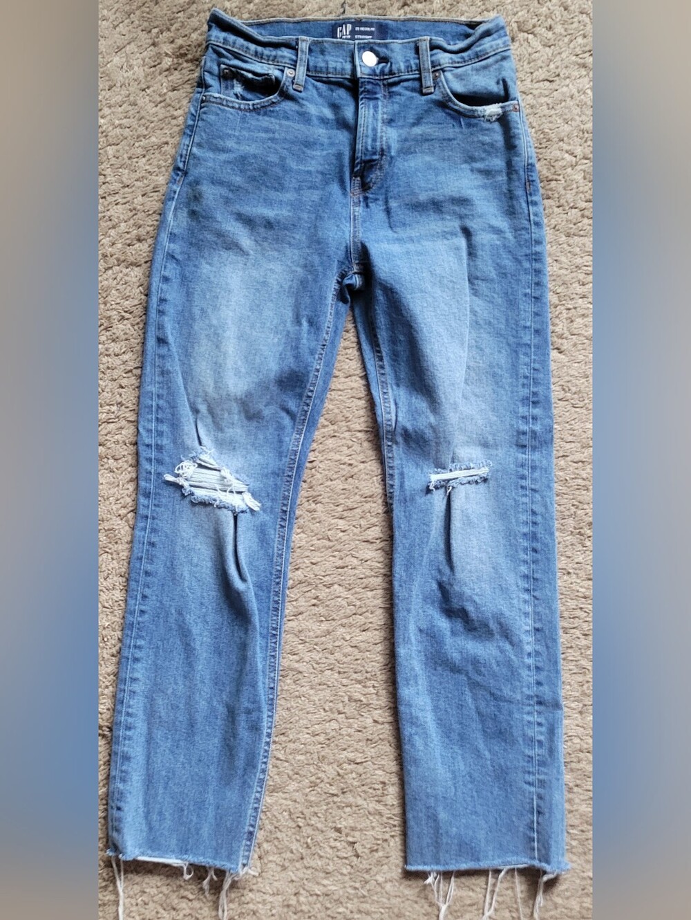 GAP Straight Leg Jeans in Light Blue with Knee Rips